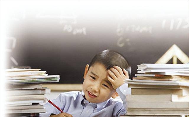 梦回考场,老师梦见学生成绩下滑的深层解读与启示 梦回考场,老师梦见学生成绩下滑的深层解读与启示