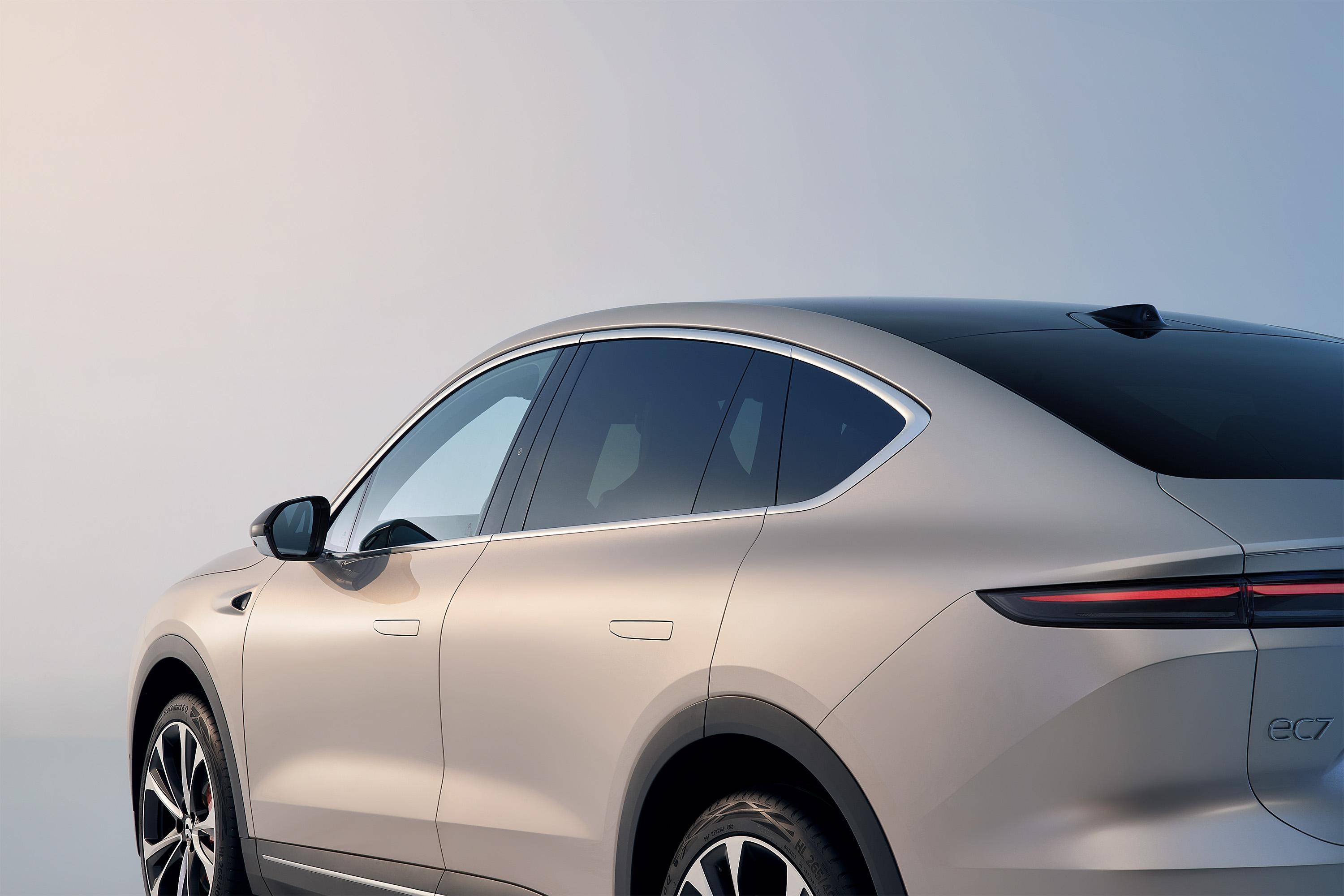 原创
蔚来ES8和EC7上市!蔚来明年销量超雷克萨斯,是不是在吹牛?18 原创
蔚来ES8和EC7上市!蔚来明年销量超雷克萨斯,是不是在吹牛?18