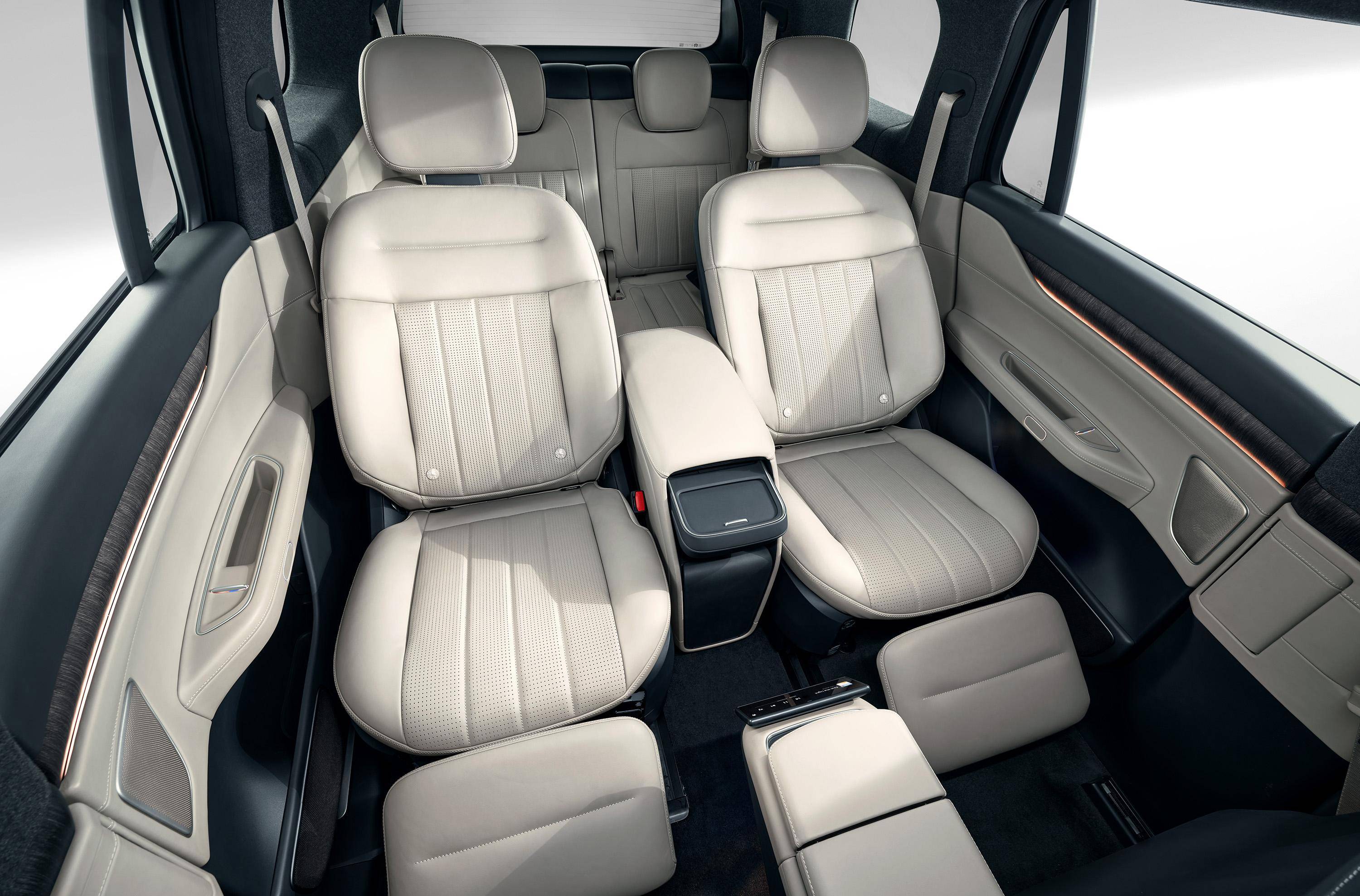 原创
蔚来ES8和EC7上市!蔚来明年销量超雷克萨斯,是不是在吹牛?7 原创
蔚来ES8和EC7上市!蔚来明年销量超雷克萨斯,是不是在吹牛?7