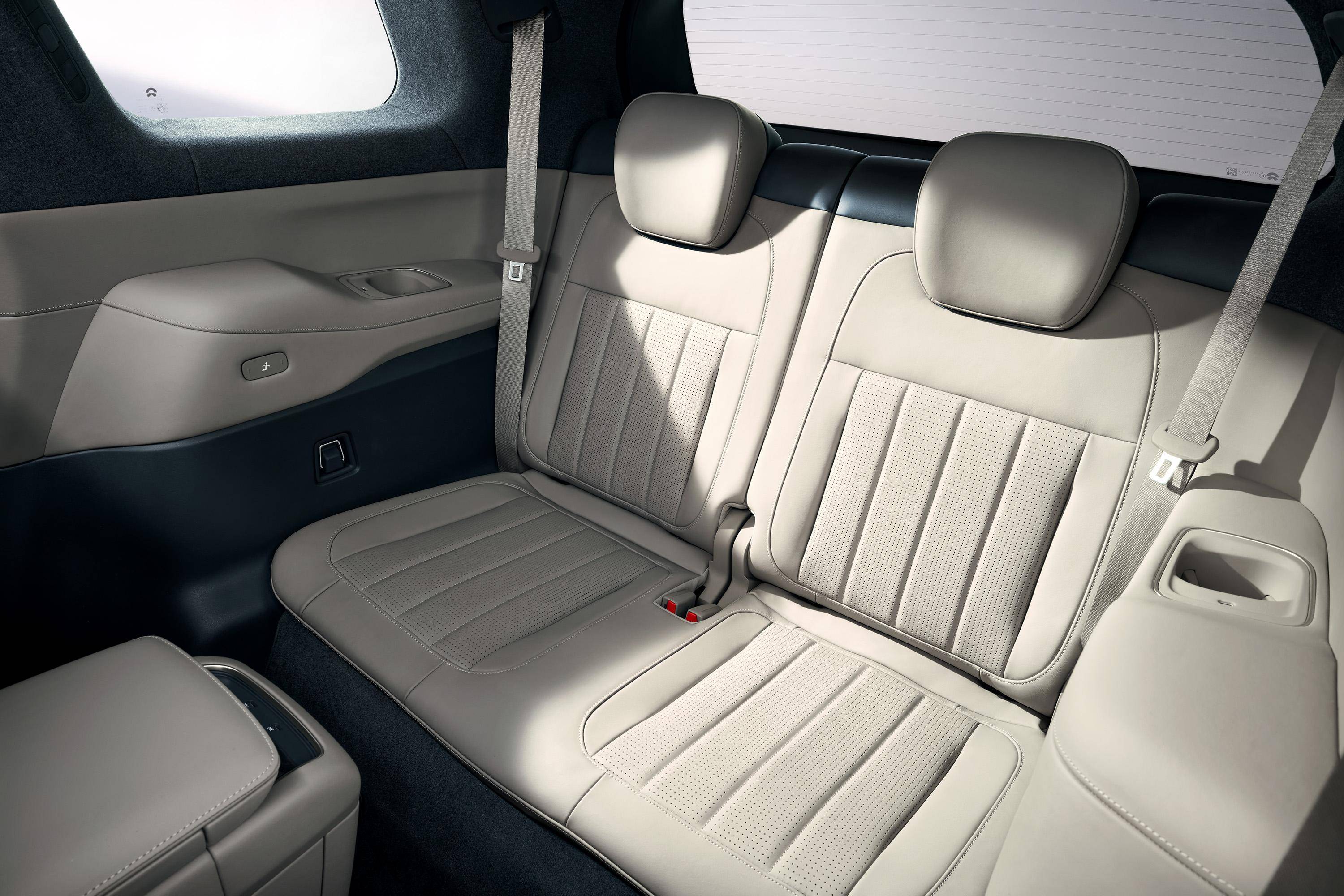 原创
蔚来ES8和EC7上市!蔚来明年销量超雷克萨斯,是不是在吹牛?6 原创
蔚来ES8和EC7上市!蔚来明年销量超雷克萨斯,是不是在吹牛?6