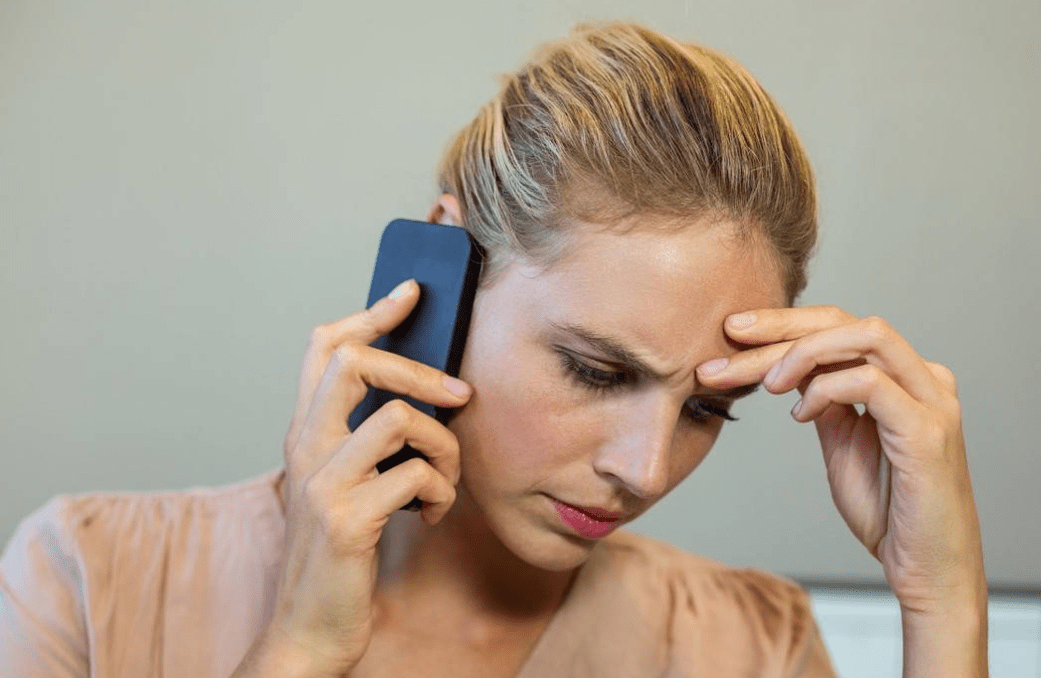 手机来电不要乱接,特别是这4类电话要及时挂断,快告诉家人