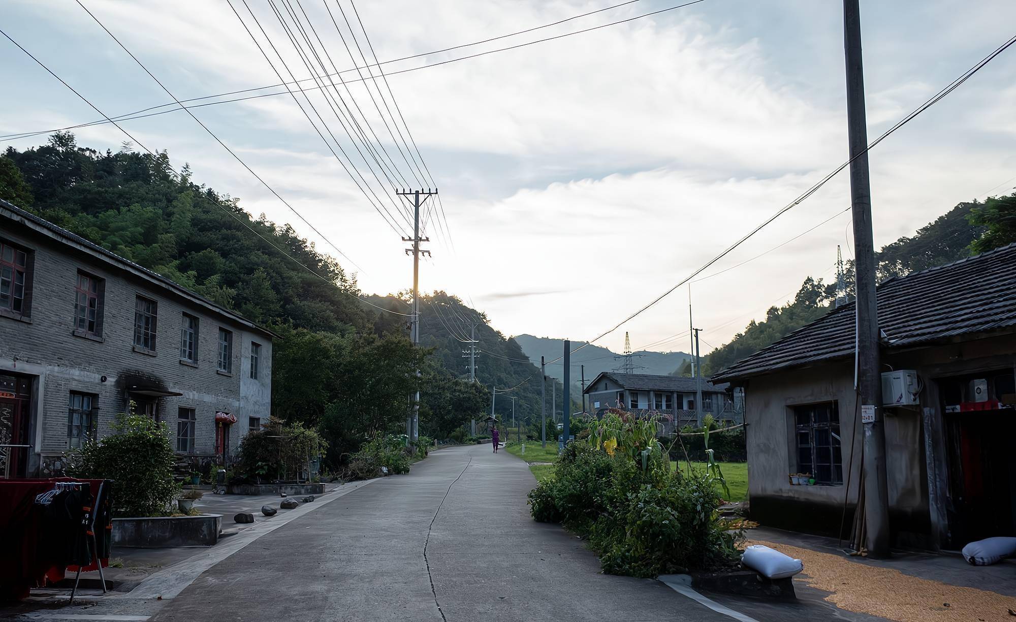 开云 开云体育APP安徽有个“作家村”深藏在茫茫大山中前身是上世纪的机械厂(图4)