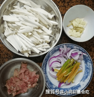 杏鲍菇炒肉片——抗癌美容菜，越吃越标致