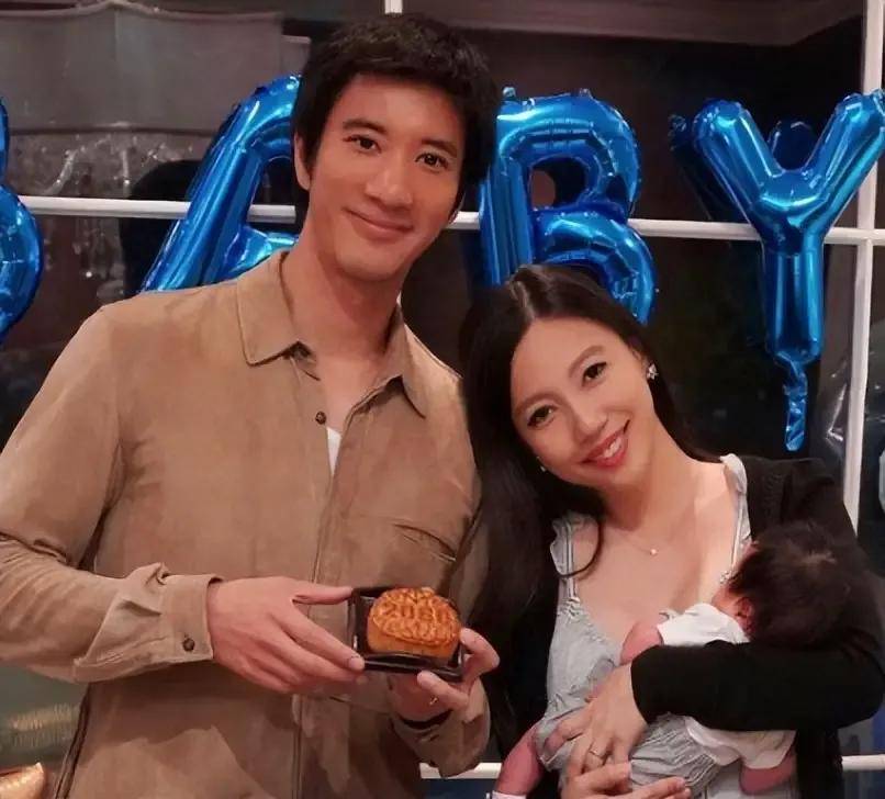 你该道歉的对象不是粉丝——王力宏复出跪地求原谅1 你该道歉的对象不是粉丝——王力宏复出跪地求原谅