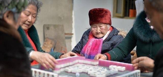 打麻将的窍门,曾道人临死告知儿孙,'3不坐',三家输