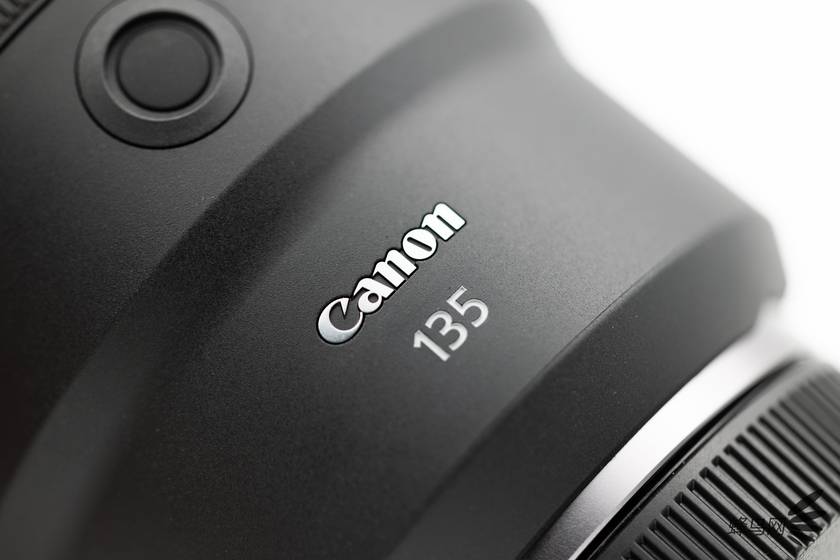 RFС RF135mm F1.8 L IS USM