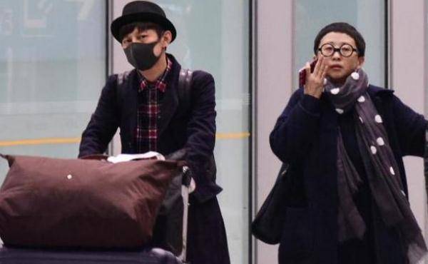 原创何炅终于瞒不住了！陪伴20年的老婆正面照曝光，难怪要隐藏老婆