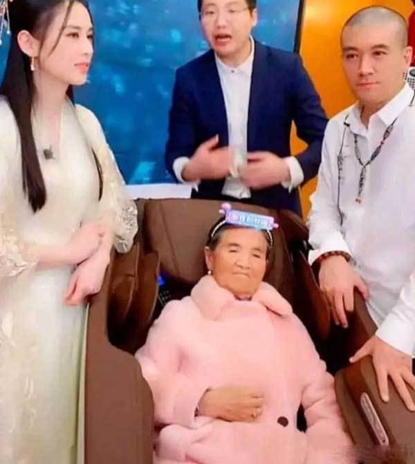 原创黄圣依带86岁婆婆出镜卖货惹争议