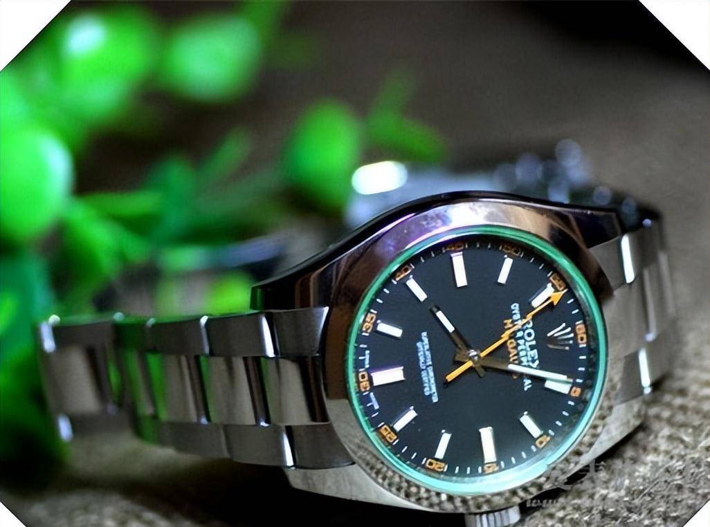 2022-2025��ר���±����Ͷ����г���W���ҵ��������ѡ��