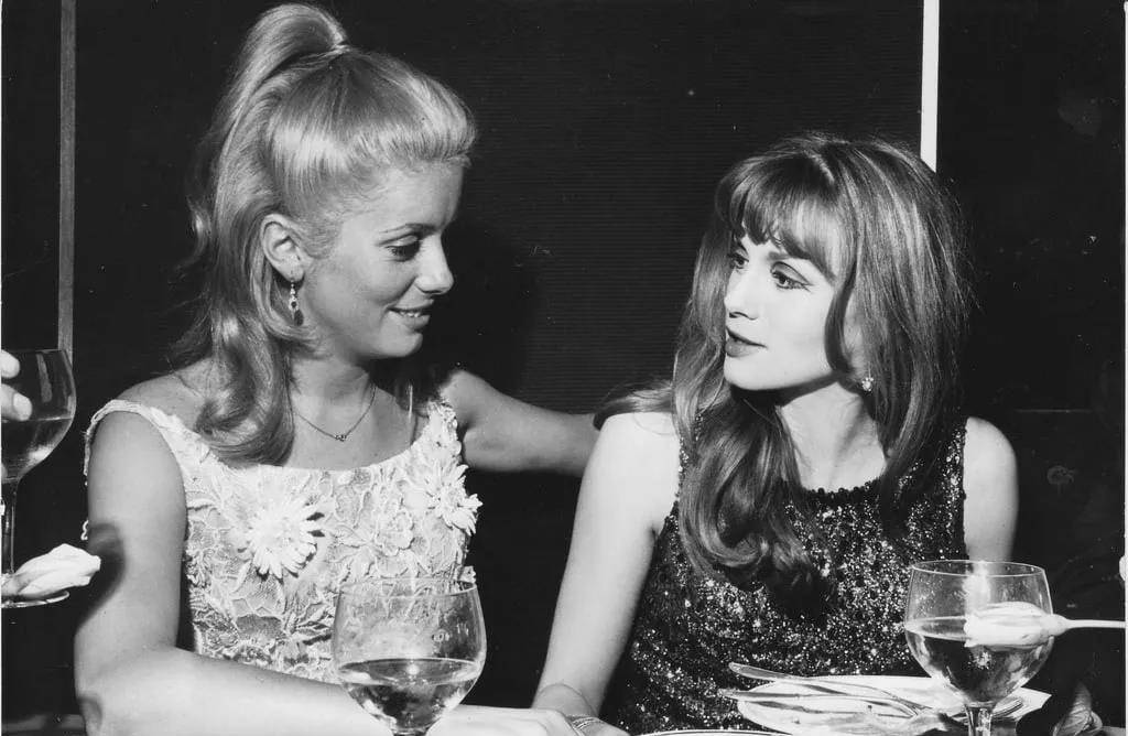 ����·�����͡����繫������Ů����������Щƽ���ġ������� ...