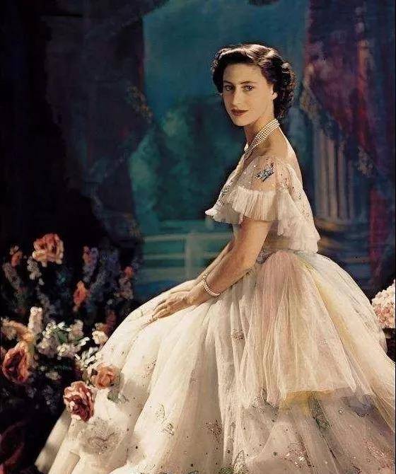 ����·�����͡����繫������Ů����������Щƽ���ġ������� ...