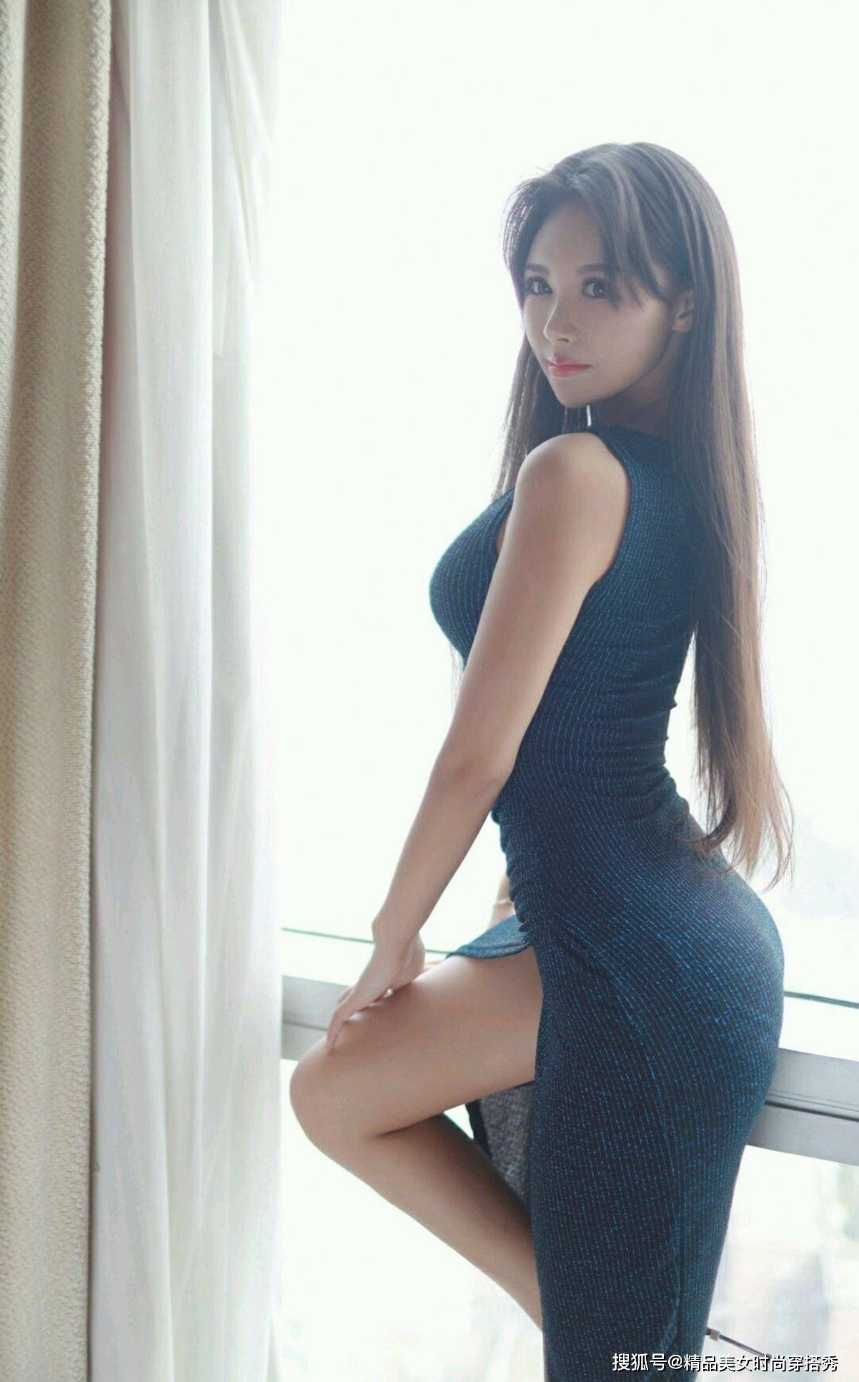 都市靓女这样穿针织裙展现出不一样的女神范爱游戏ayx(图3)