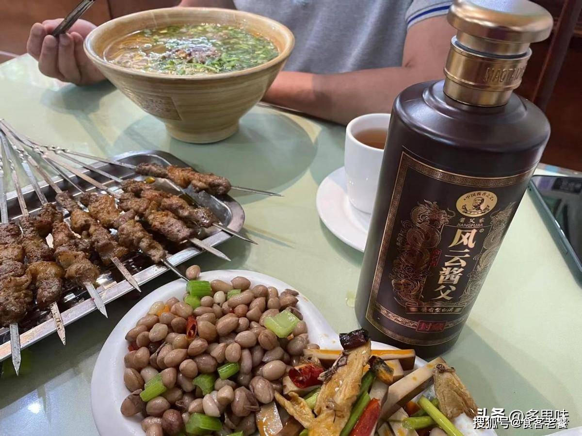 贵州人请客喝啥酒？当地人：茅台靠边站，会喝就挑那几款平价酒