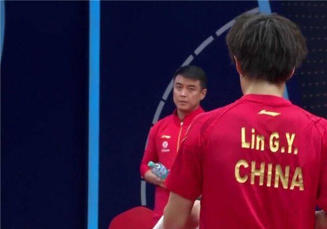 ����ֱ����˰̣����������κ�ƹЭ��ϯ������04���˾��� ...