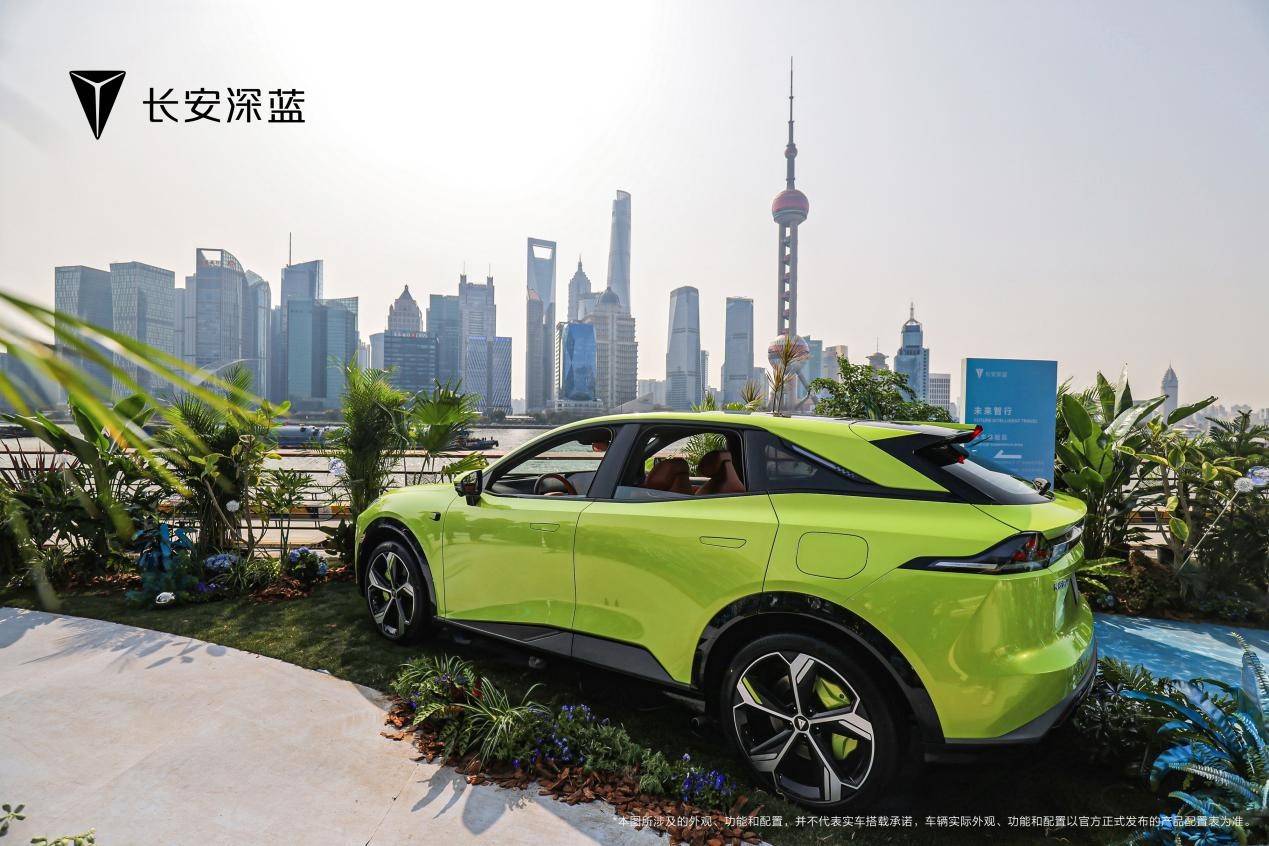 长安深蓝S7开中国汽车设计行业先河，以潮流时尚惊艳亮相巴黎、上海
