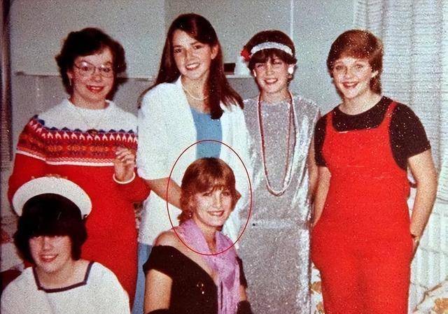 ���»����ӣ���������Ů��ȴ���ܳ裬��������������û�� ...