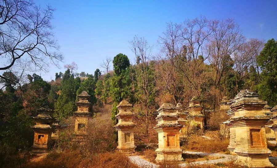 《少林寺》片子取景地竟不是嵩山，而是那个古寺，僧人对峙免门票