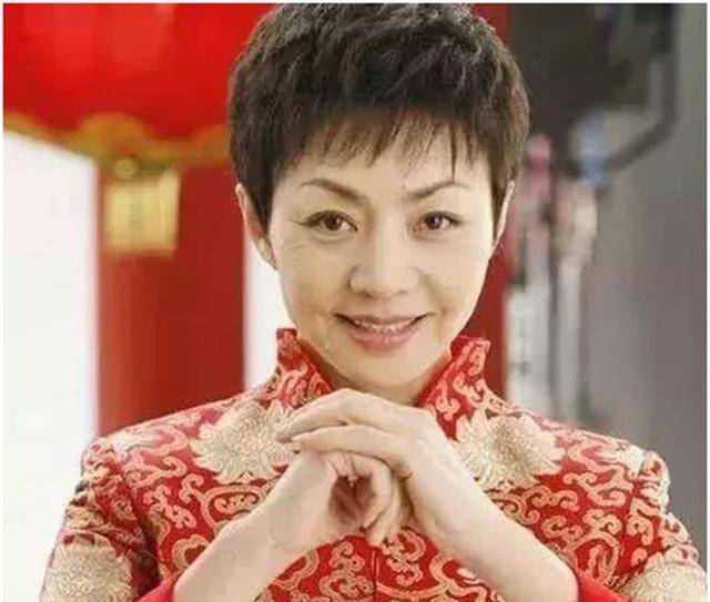 宋丹丹三次婚姻，两次闪婚，现在看上去像个80岁的老太太！