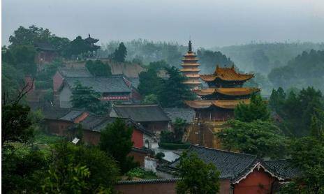 《少林寺》片子取景地竟不是嵩山，而是那个古寺，僧人对峙免门票