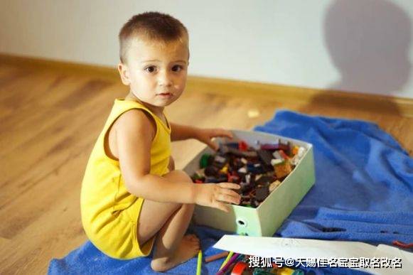 2023兔年男宝宝取名起名字大全：沉稳霸气的男孩名字
