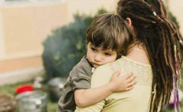 梦见过世的母亲与陌生男孩,心灵的慰藉与未解之谜 梦见过世的母亲与陌生男孩,心灵的慰藉与未解之谜