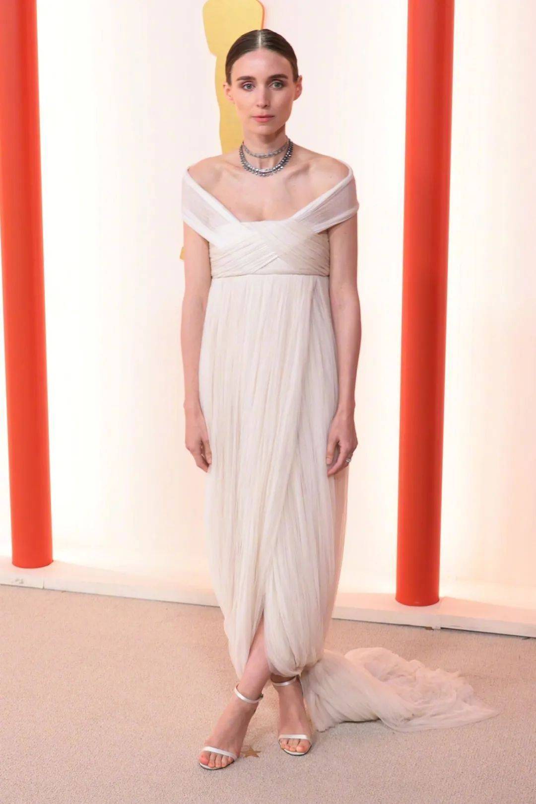 ladygaga��˿͸��װ���ٹ�����¶�ԸУ���˹���������˸� ...