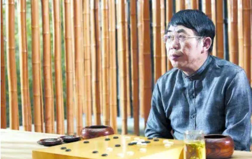 患病前的棋圣聂卫平：一天3包烟，喝白酒加冰块，因委靡得嗜睡症