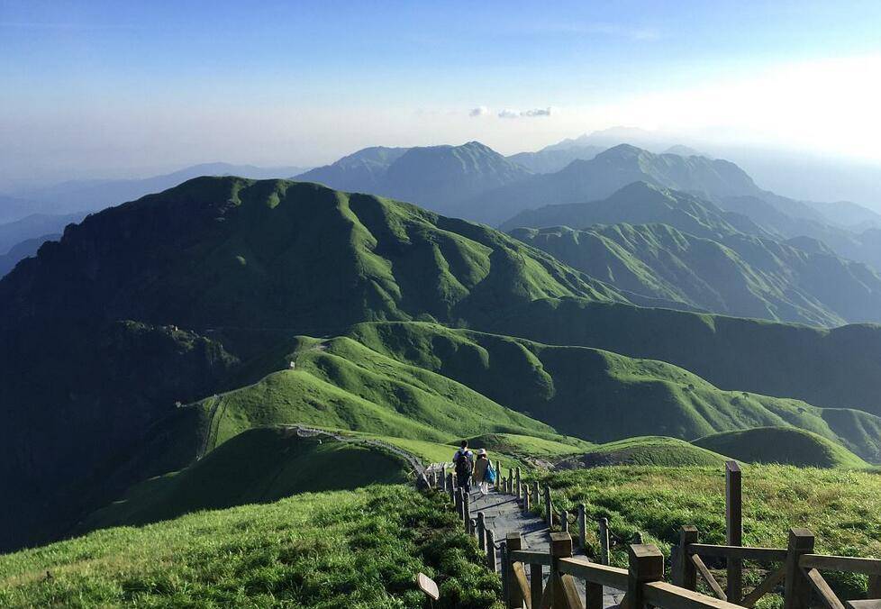 武功山是有“武功”的山，让人无数次绝望后还会再来的户外天堂