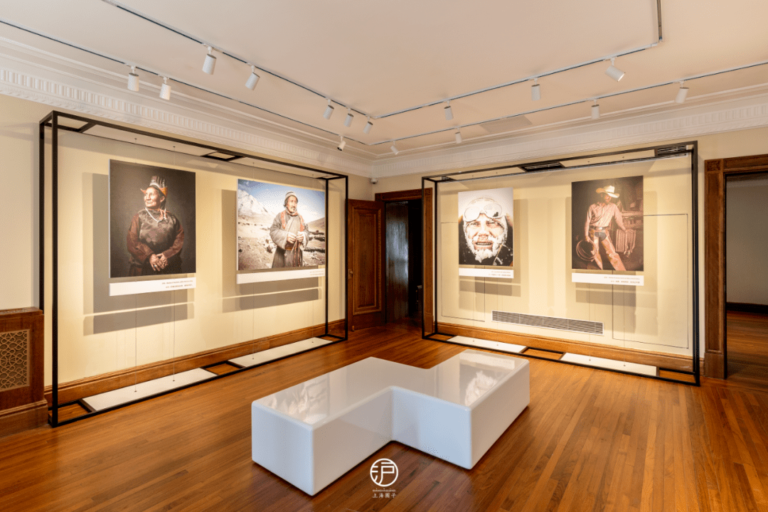 �ڰ�����԰,������ʫ���١��߼��Ʊ�֮��������