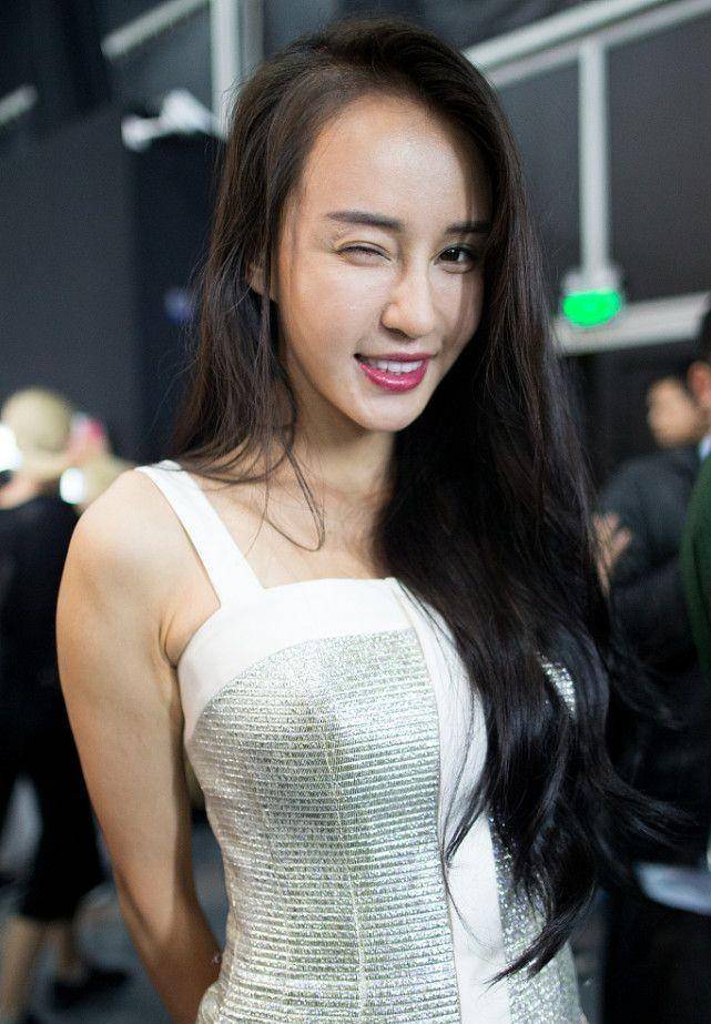 瑜伽女神母米乐M6 M6米乐其弥雅身体柔软又性感长相妩媚动人让人赞叹不绝(图10)