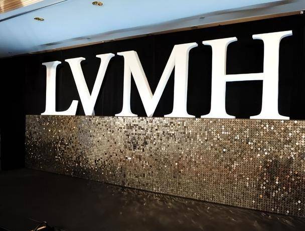 ����ȫ�򸻺��񣺡��ݳ�Ʒ֮�����׵������׸�����˹���˾ӵ� ...