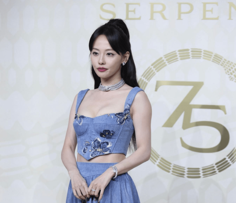 ���������ͼ�����������۲�������ԣ�����Ƹ���΢͹�� ...