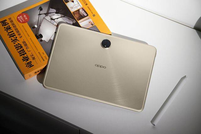 买什么iPad 10！OPPO Pad 2上手体验：不舍得盖泡面的旗舰平板