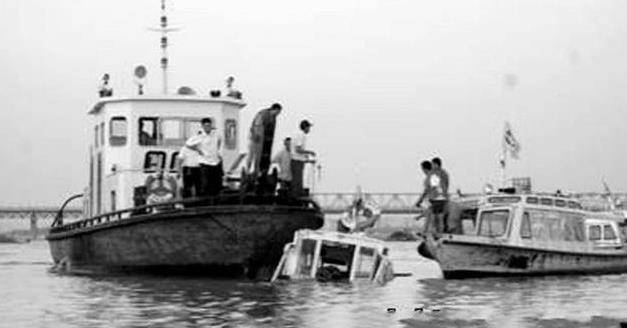 1985年哈尔滨沉船事件：驾驶员参与打架，致171人被淹死