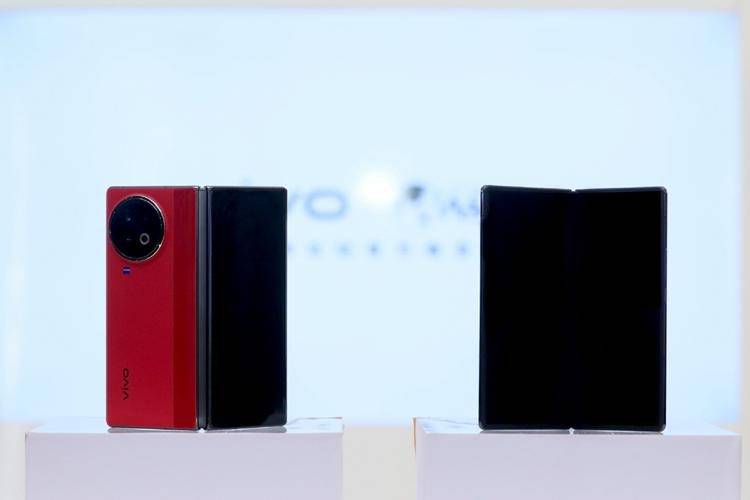 ���仪�ĺ���ɫ+Բ�̺������� vivo X Fold2�۵����ֻ��������