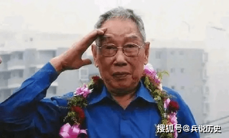 血战衡阳，伤员说一条腿不克不及上阵，敢死队长：少条腿有什么关系！