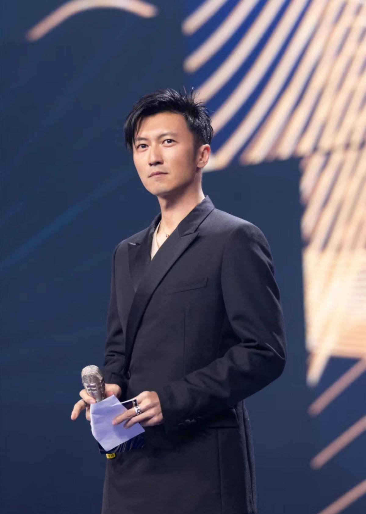 ������л����İ����ж��𣿷���ҹ�³�������ĬĬ���