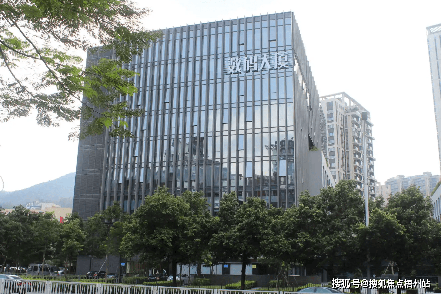 ���ڻ�԰�����������ҵ��������������ɽ��д��¥����