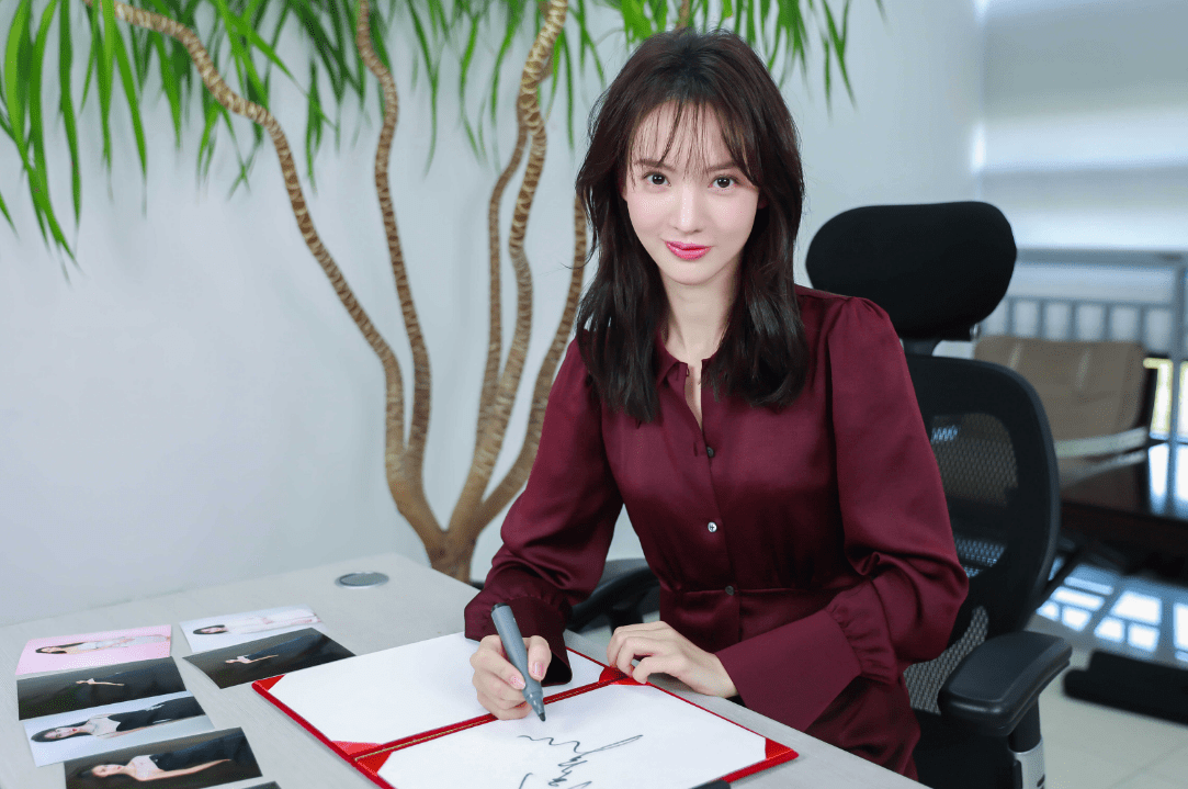 原创
            央视又一都市情感剧定档，郭麒麟金晨担任主角，导演是一大亮点