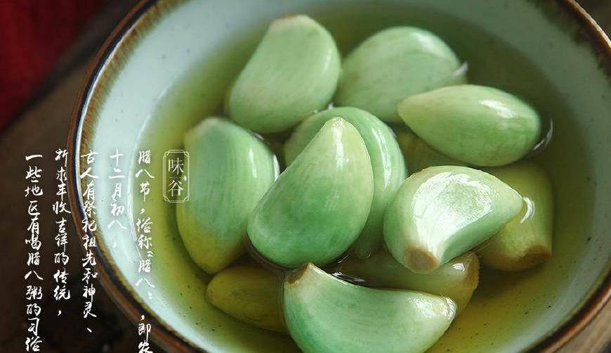 腊八节到了，您准备泡腊八蒜吗？简单几点，腌出翠绿的腊八蒜