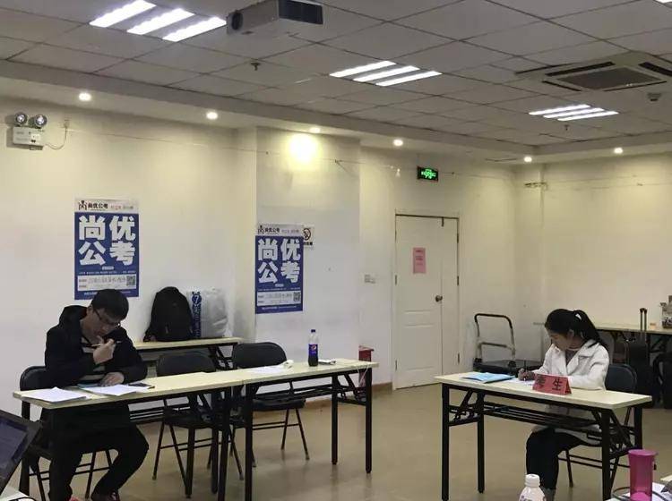 又是给谁开的后门？广东某事业单位招考太苛刻，被质疑是萝卜岗位