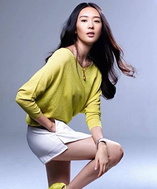 心居演员童谣：和王冉相差17岁的爱情，即使黑料多也要互不辜负