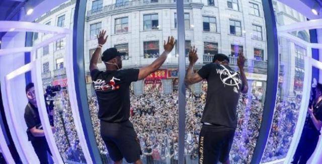 原创
            秀红色美甲，做保健足疗，韦德中国行再次放飞自我丨红色美甲视频教程大全下载免费