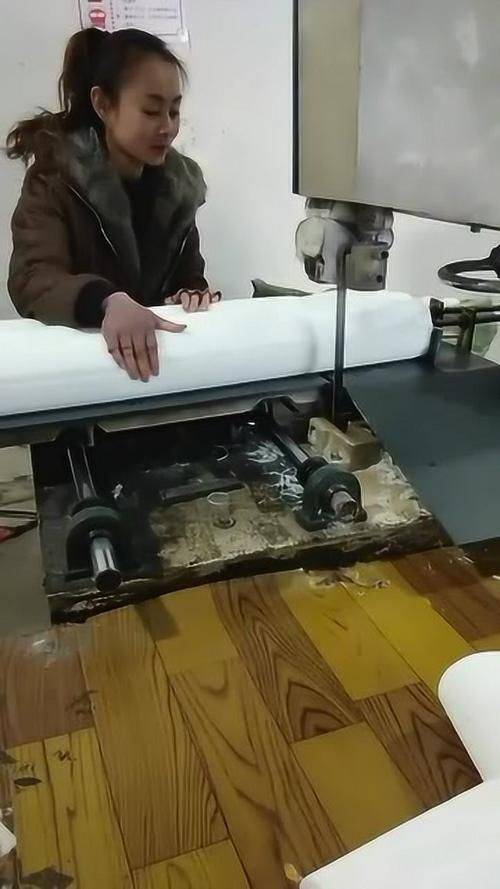 鱼泡网切纸工招聘平台_切纸工包吃住招聘信息_招工