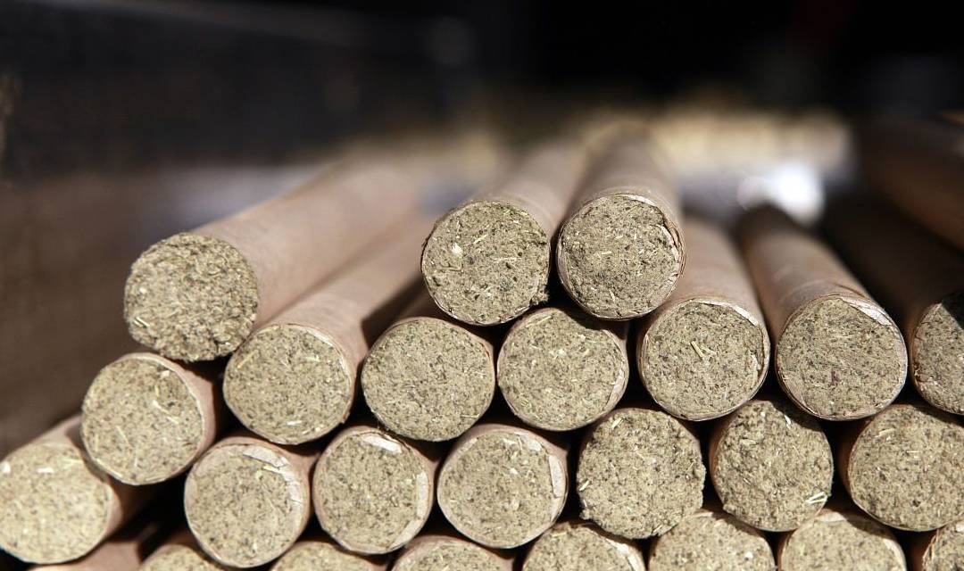 原创
            中医理疗太贵了，可以在家里艾灸，满足以下条件就行丨在家里理疗