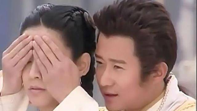 《倩女幽魂》中的诸葛流云为了黑发红叶,放弃了白发红叶,后悔吗 《倩女幽魂》中的诸葛流云为了黑发红叶,放弃了白发红叶,后悔吗