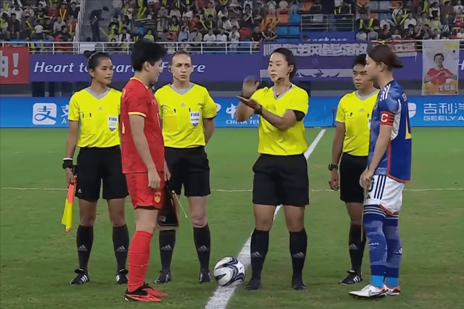 1-4！中国女足一溃千里，日本女足半场效率恐怖，4次打门进4球