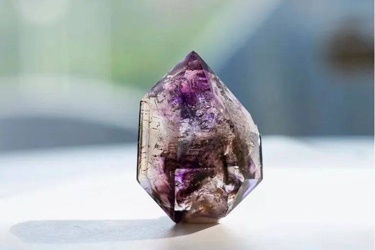 黑金超七水晶招财吗？黑金超七水晶佩戴有什么好处？【百科知识】-第3张图片-冲锋网