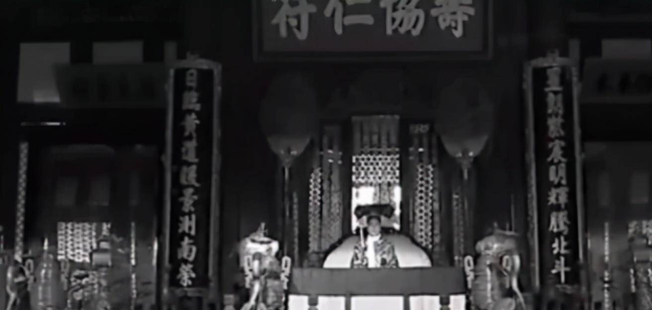 原创
中国最后一个太监孙耀庭:割完后昏迷三天,醒来后大清都亡了