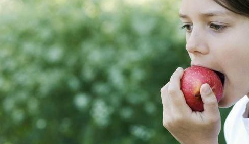 孕妇梦见吃苹果，预示生儿子还是女儿？解读梦境与现实的微妙联系